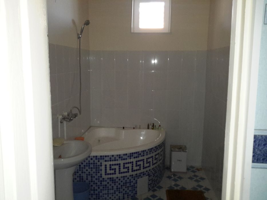 Барча кулайликларга эга 6 сотихлик коттедж жихозлари билан + иссикхона