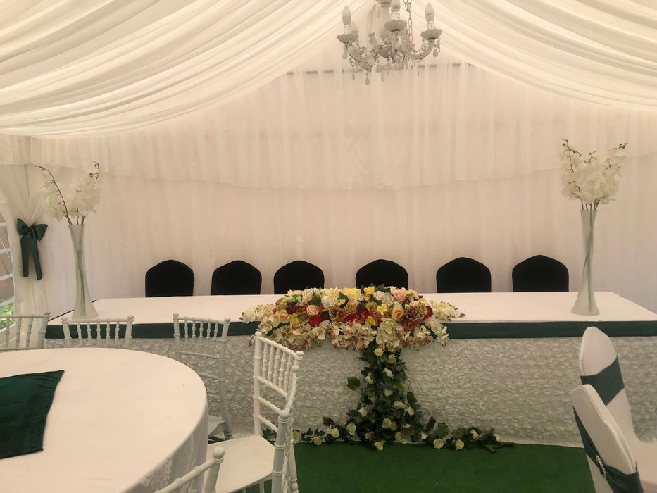 Inchiriem corturi pentru evenimente si aranjamente florale