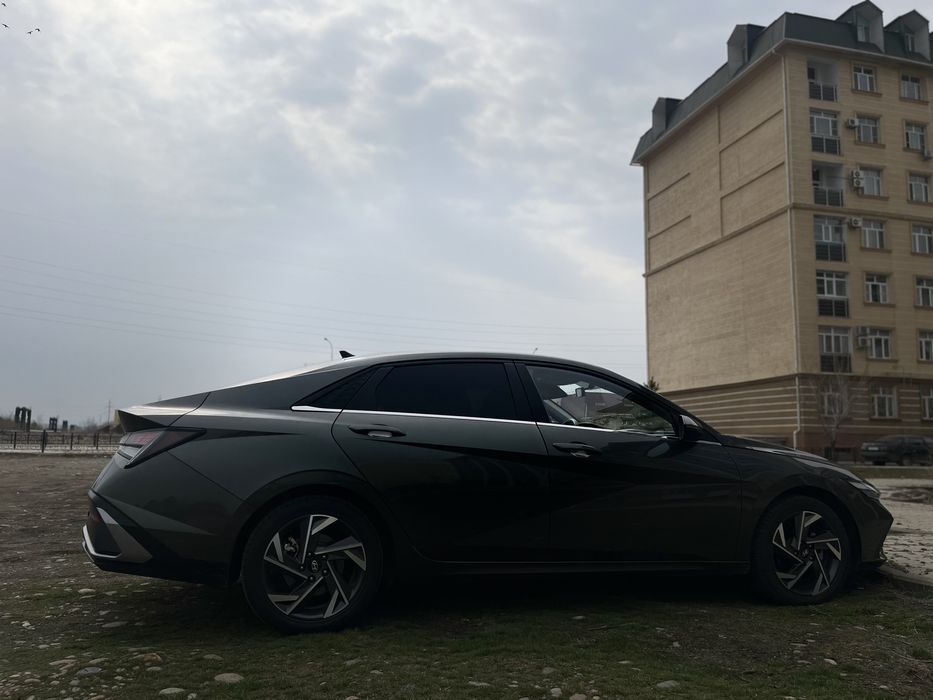 Hyundai Elantra 2023