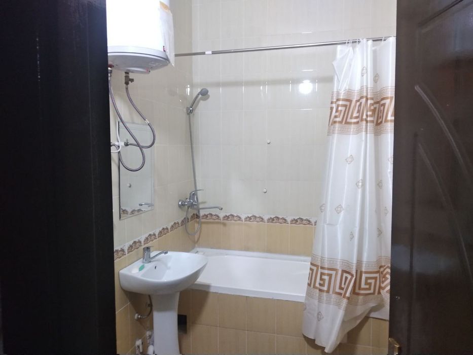 Fargona sh. Asaka bank orqasida 3 xonali uy sotiladi