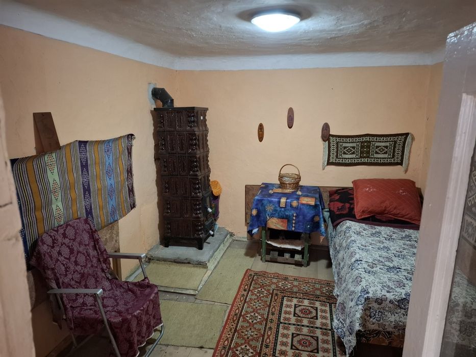 Casa la curte Lalosu  Portaresti Valcea de vanzare