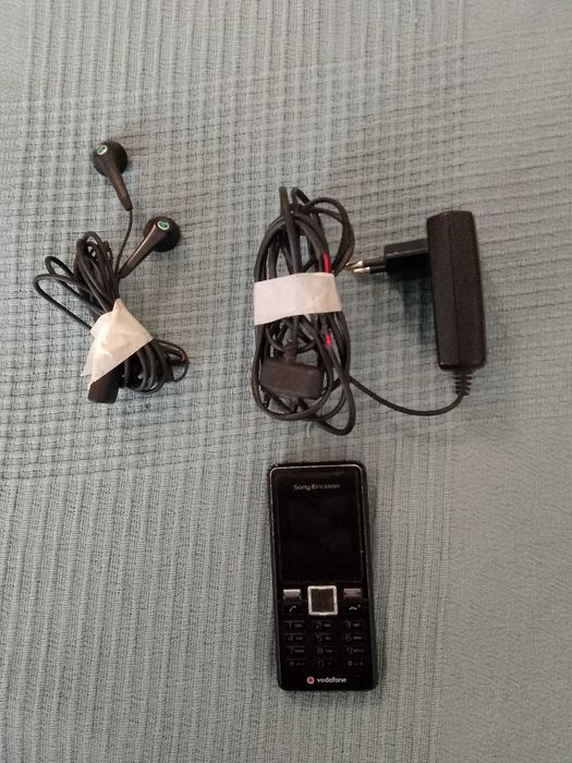 Sony Ericsson T250i, бг меню (+кабел и слушалки)