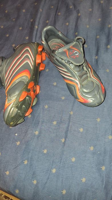 Crampoane Adidas pentru copii