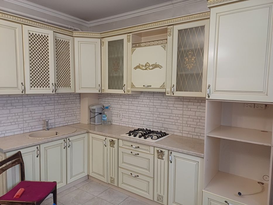 Кухонный гарнитур и прихожка