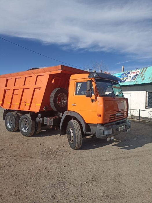 Грузовая машина (самосвал)