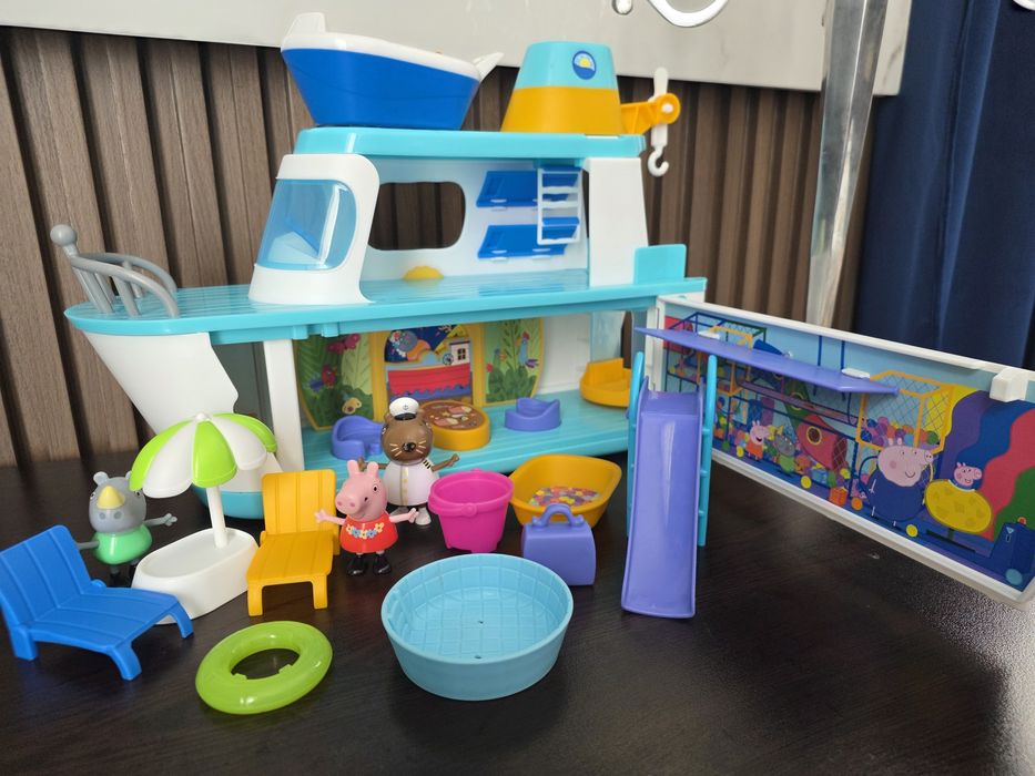 Пепа Пиг с всички части