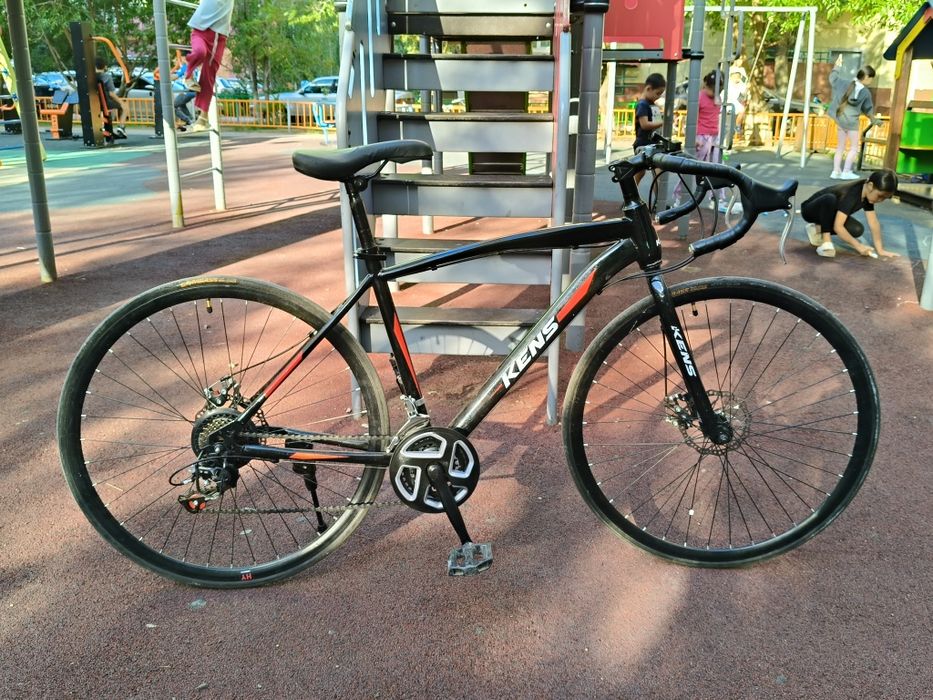 Продаю шоссейный велосипед цена 75000