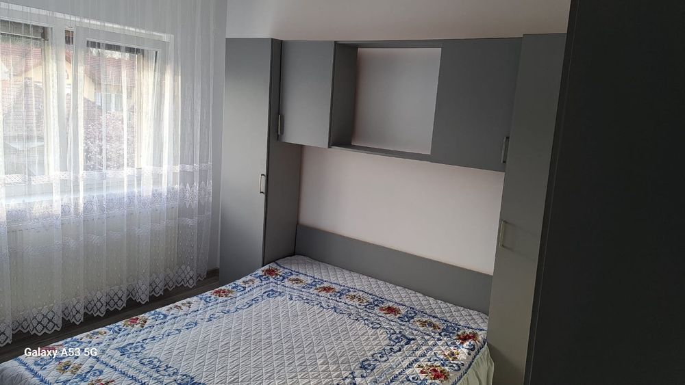 Închiriez garsonieră mobilată și utilată