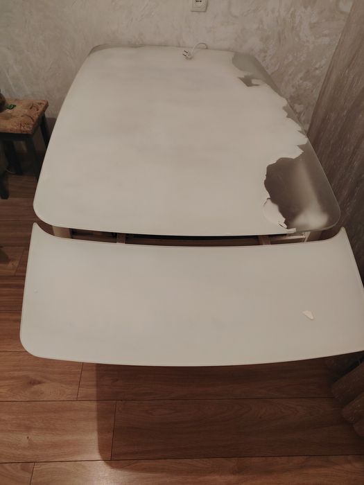 Стеклянный большой стол