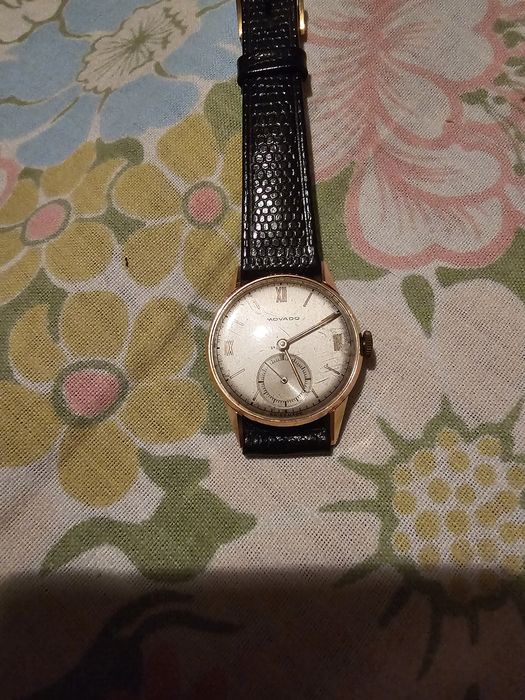 Ceas Movado din aur de 14k