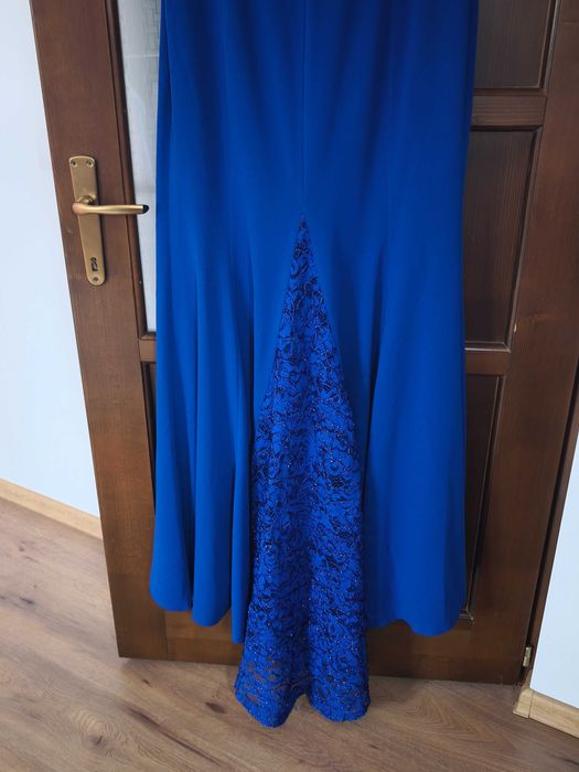 Rochie eleganta cu trenă