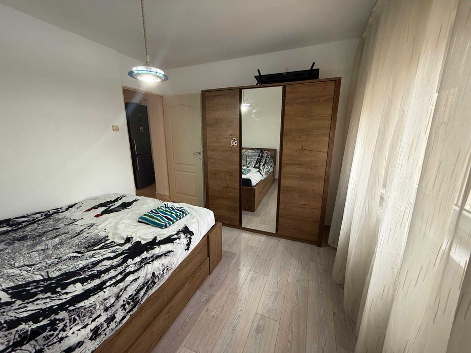 Vand apartament 2 camere Craiova - zona Sarari