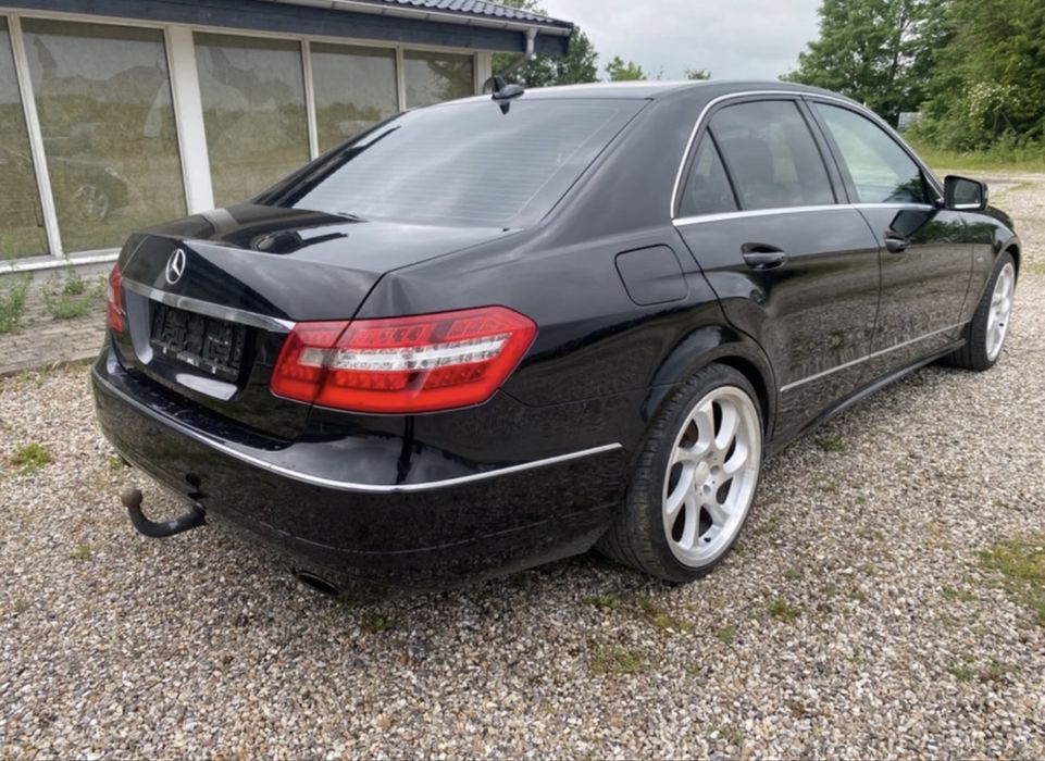 Задна броня Mercedes E350 w212 седан