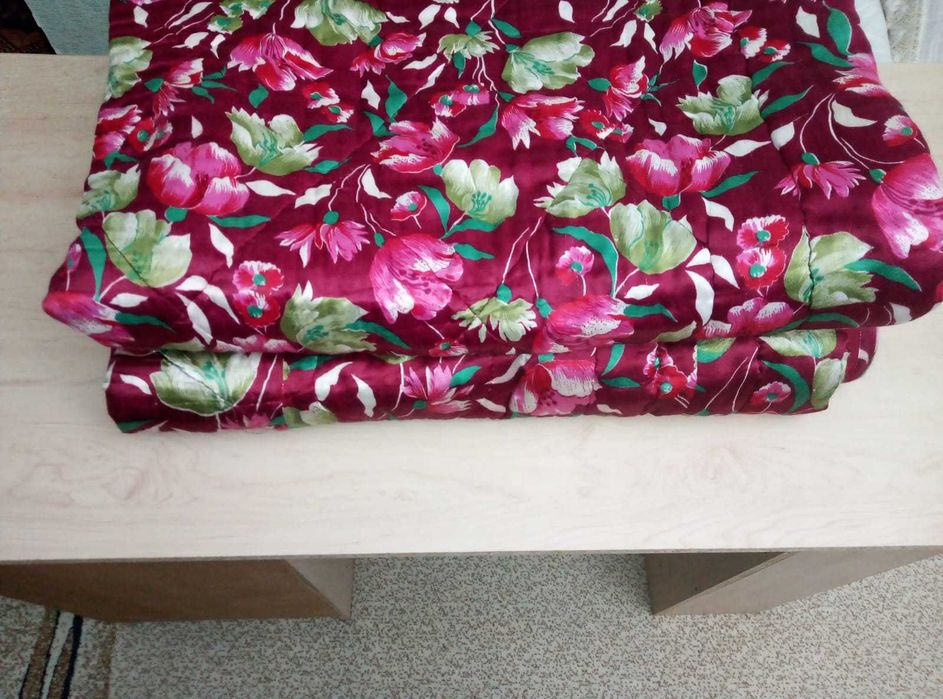 Продам срочно недорого одеяло 4-5шт б/у верблюжье теплое