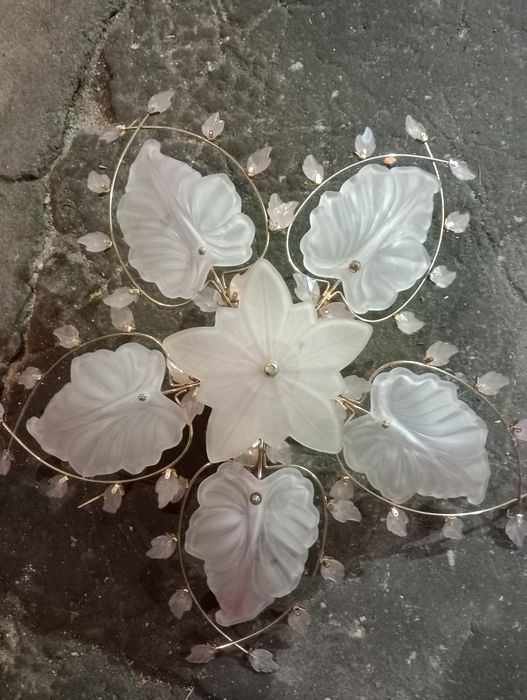 Продам люстру 3.000 тенге