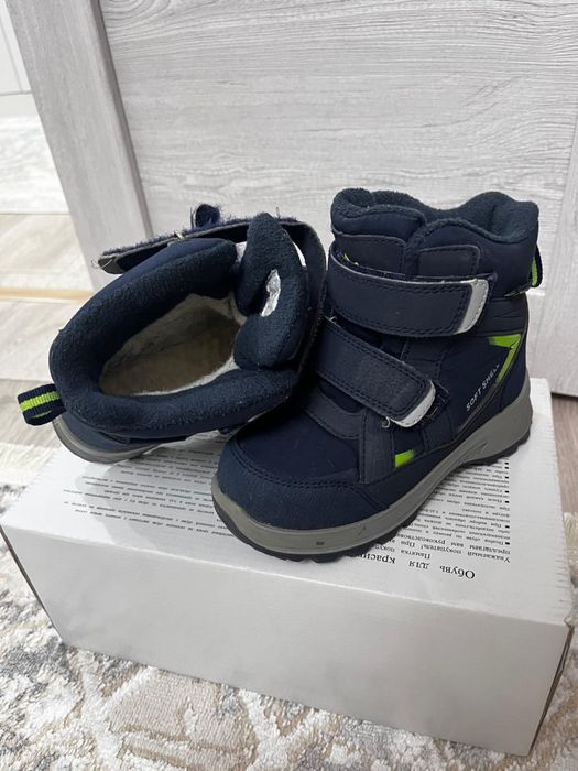 Продам детскую обувь