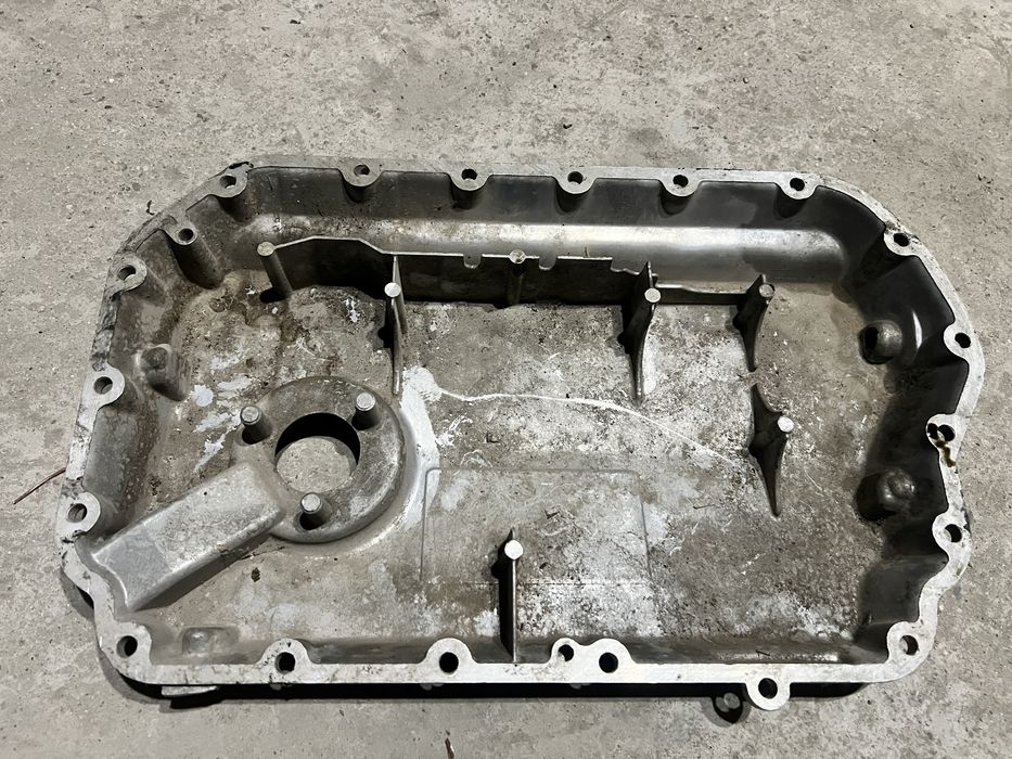 Поддон на Ауди 2.4 двигатель