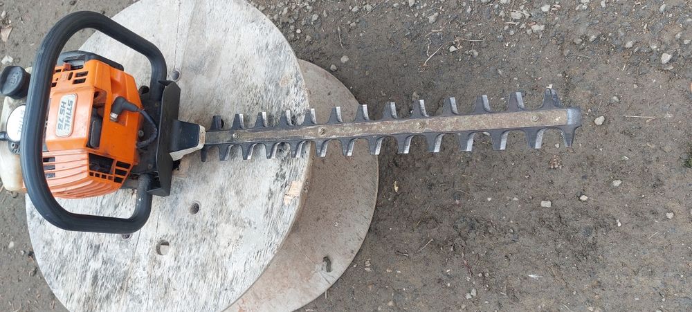 Vând stihl pentru gard viu