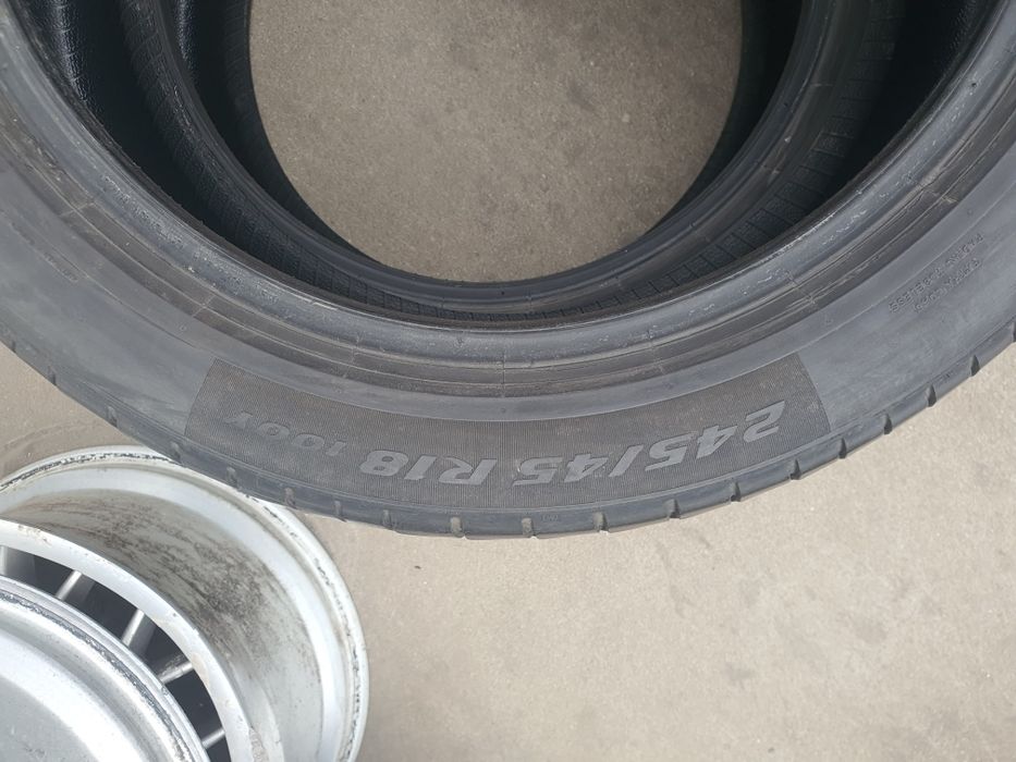 Anvelope 245/45/18  vara Pirelli cu steluta.Bmw