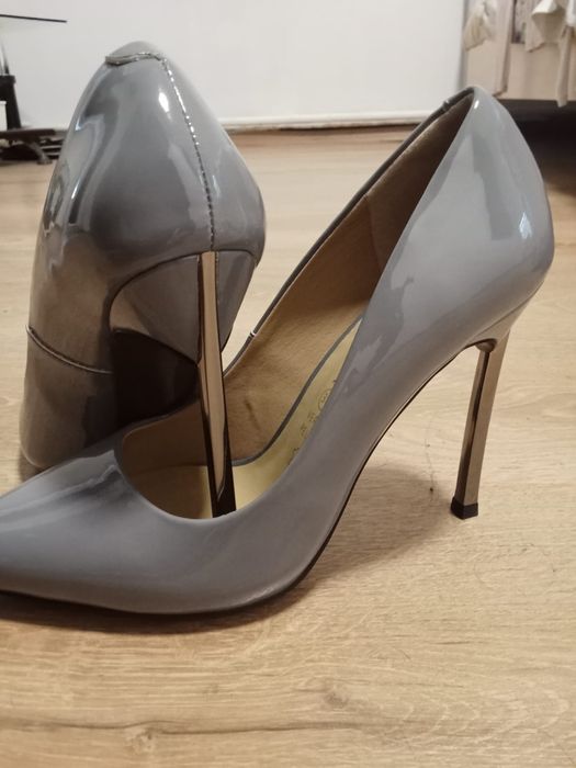 Stiletto Luca di Gioia, piele naturală lăcuită