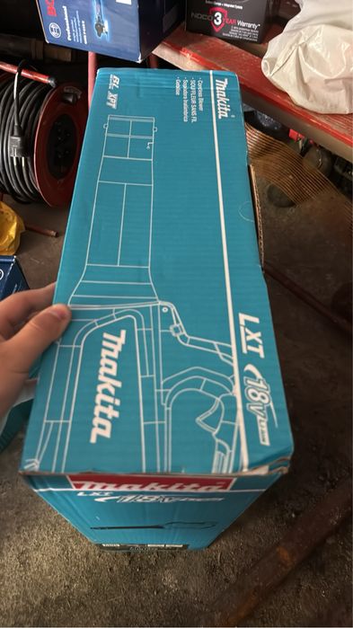 Makita suflanta profesionala
