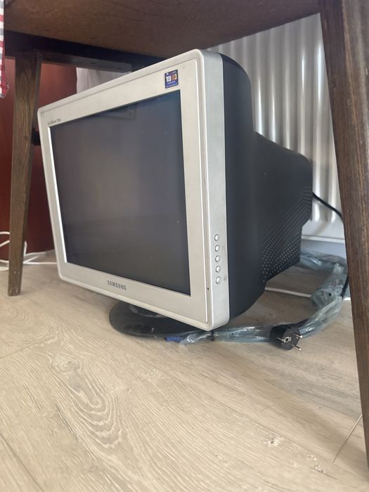 Монитор samsung crt