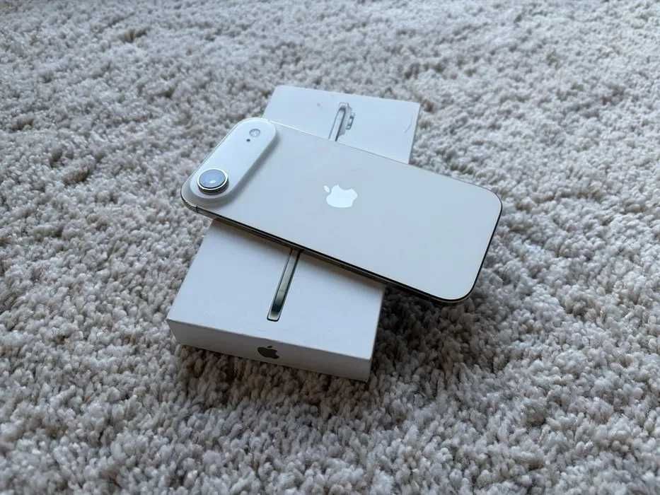 НОВ Apple iPhone AIR 256 GB Cloud White + оригинален MagSafe калъф и оригинално 20W зарядно