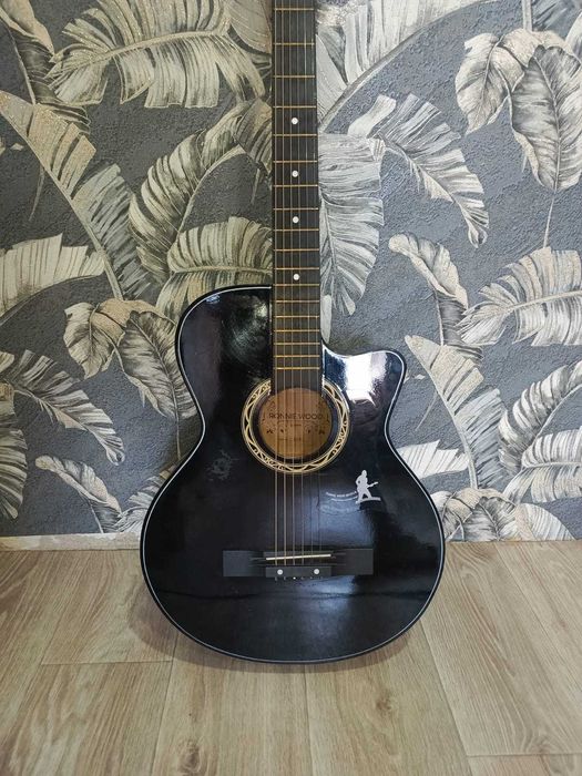 Гитара акустическая