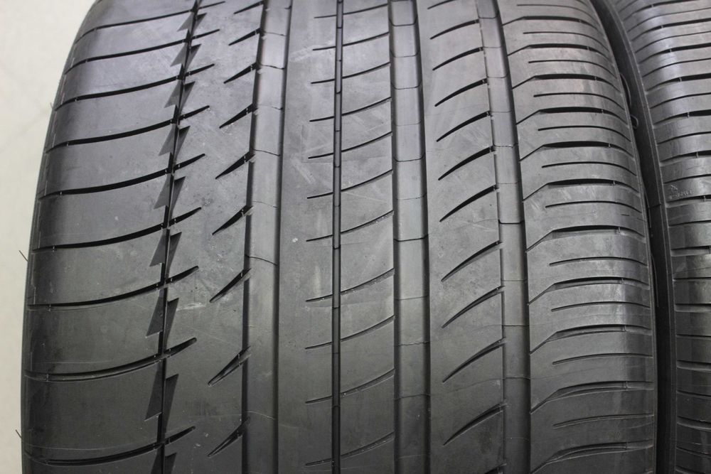 335/30-18 Michelin