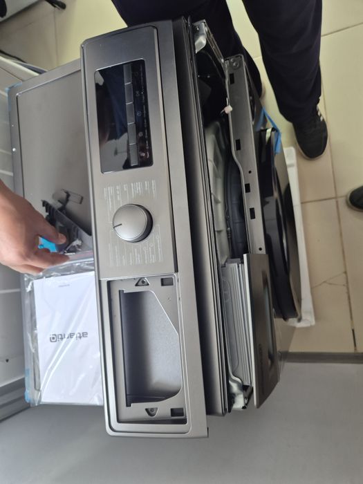 Продам стиралку сенсор сломан