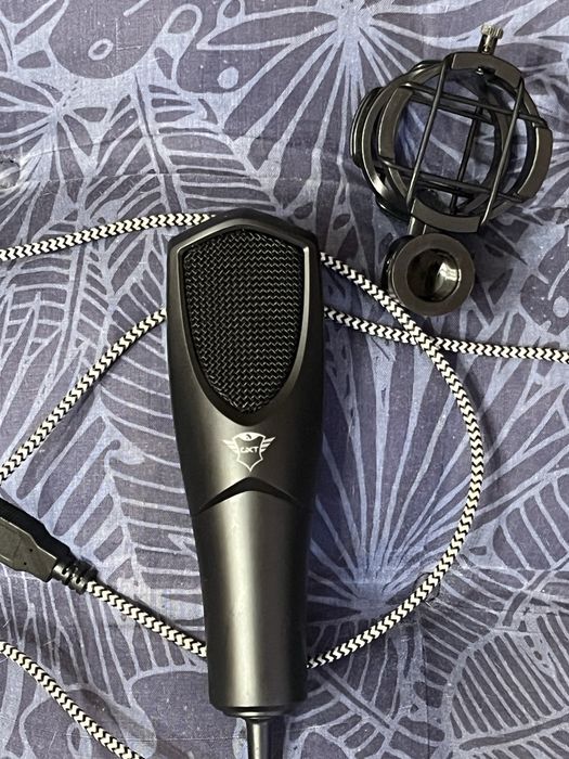 Microfon USB Trust GXT 232 Mantis – Funcțional, cu Shock Mount și Cablu