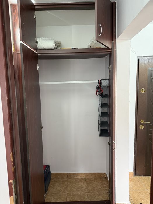 Inchiriez apartament cu o camera 42 mp.
