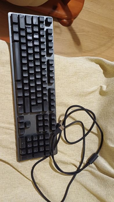 Геймърска клавиатура - Logitech G512 Carbon GX Red