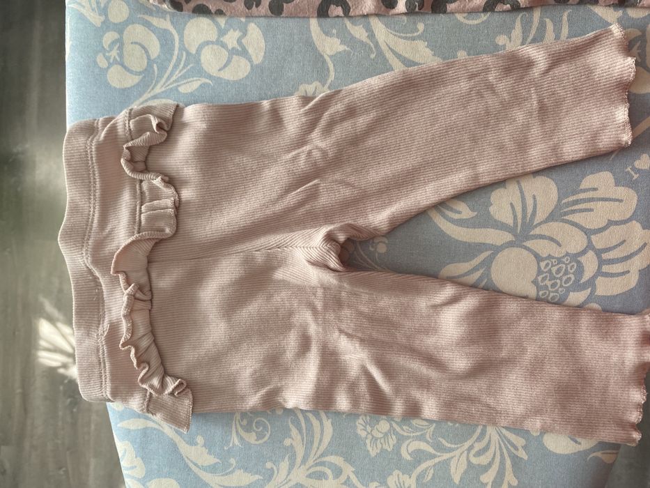 Vand hainute bebelusi toamna- primavara marime 68 cm h&m