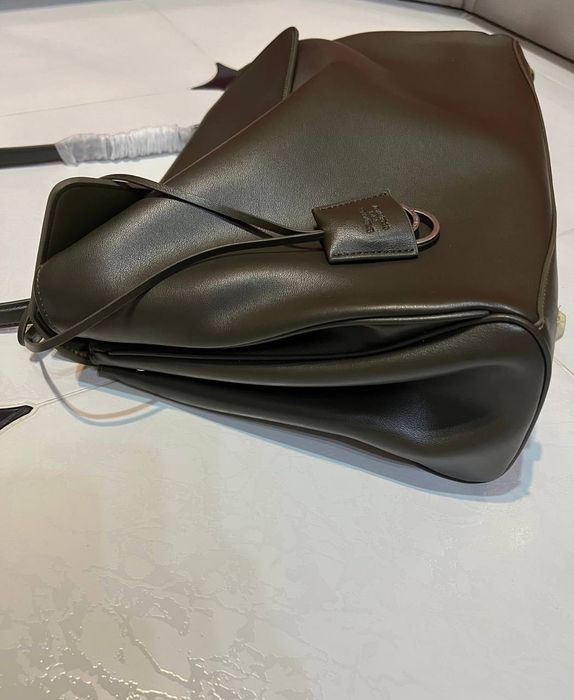 Чанта кожена balenciaga