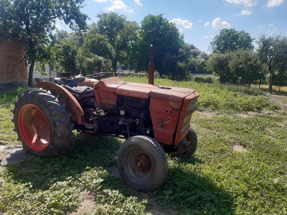 Vând tractor 445