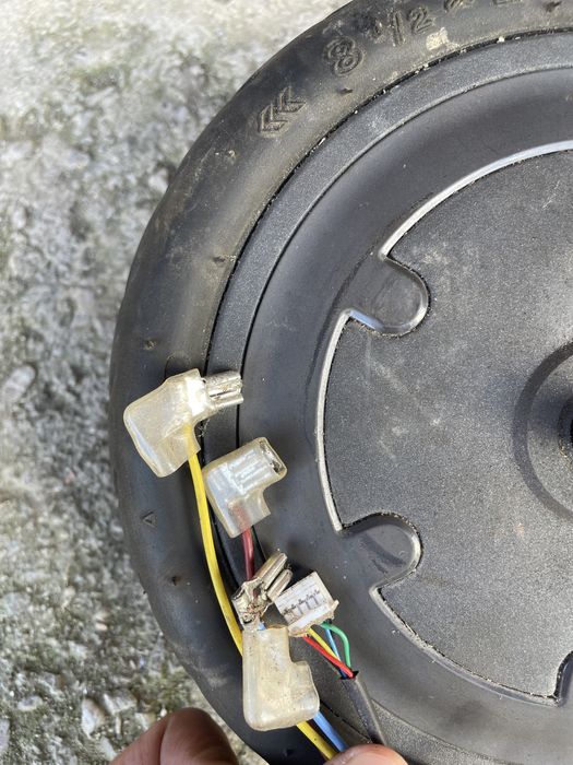 Vand roata de trotineta