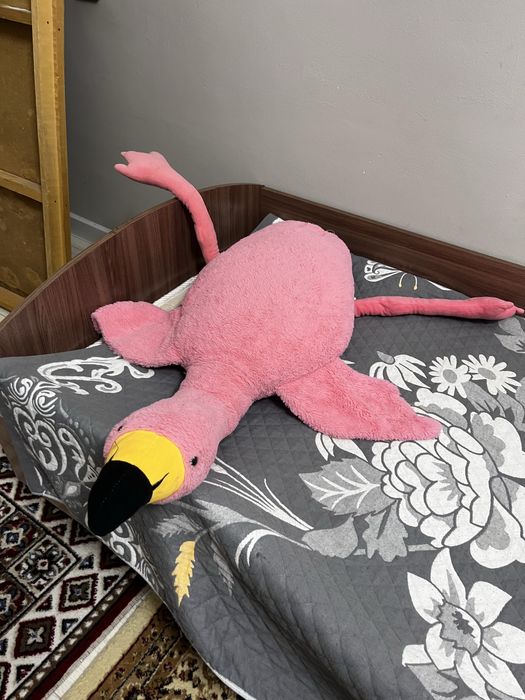 продается метровый фламинго