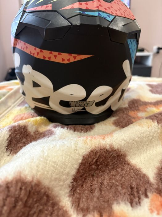 Каска размер L много запазена