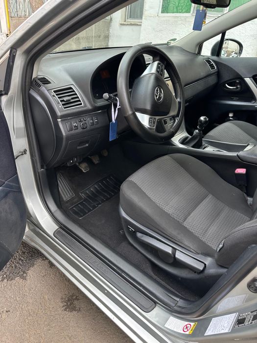 Toyota Avensis T27 facelift