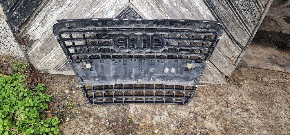 Решетка audi A8 D3 feis