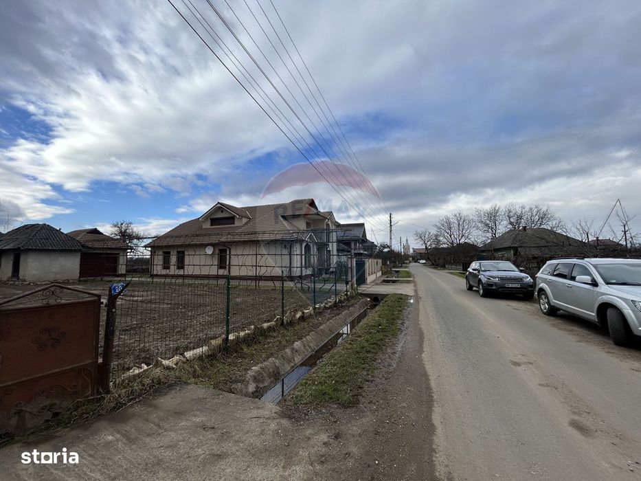 Constructie de caramida cu 3 camere de vânzare in centrul com. Salsig