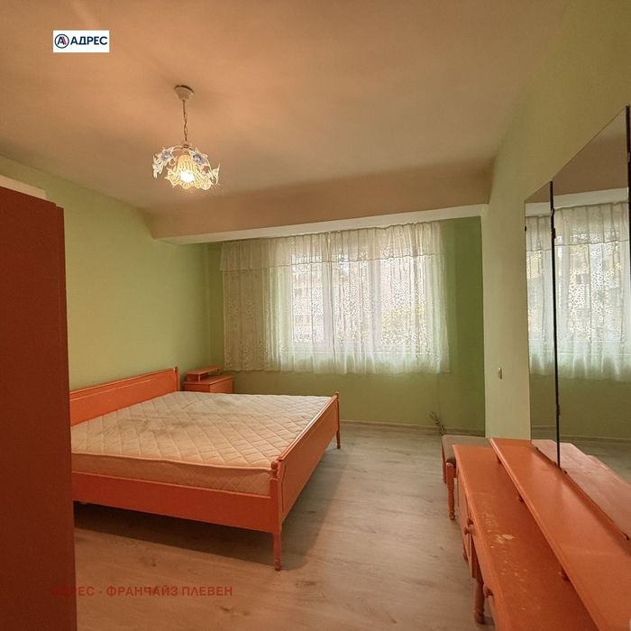 Продава се Двустаен апартамент в Плевен, Идеален център - 64 кв.м за 1954 €/кв.м - Снимка #5