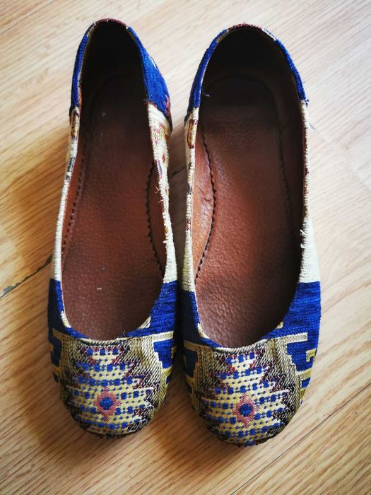 Balerini realizati manual, din Armenia, marimea 37