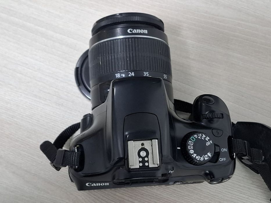 Canon EOS 1100D + объектив 18–55 мм