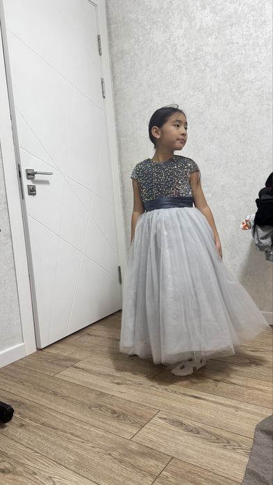 Нарядное платье для девочек