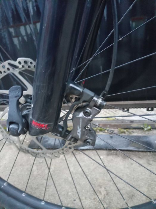 Добре поддържано електрическо колело, подобрено части, готово за каране