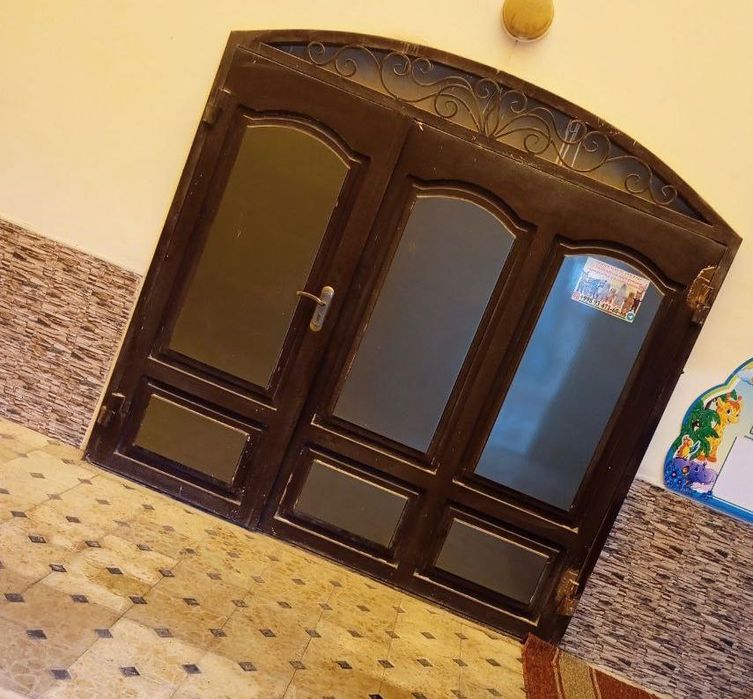 Дарвоза сотилади