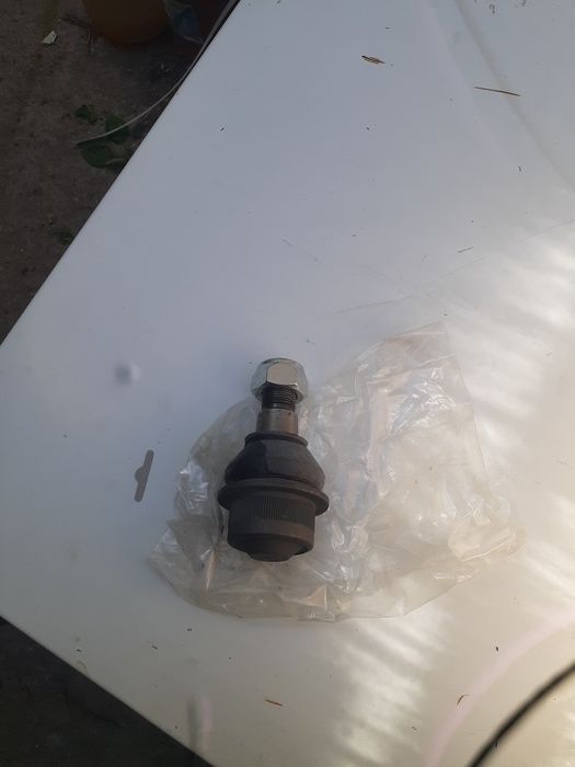 Продам тягу рулевую, шаровую, на мерседес  спринтер