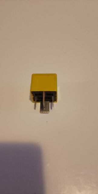 Releu  90226846 Opel Vectra C